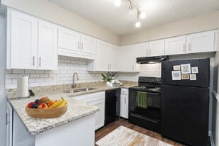 Newly Renovated Apartment Homes - Parkview Flats Apartments