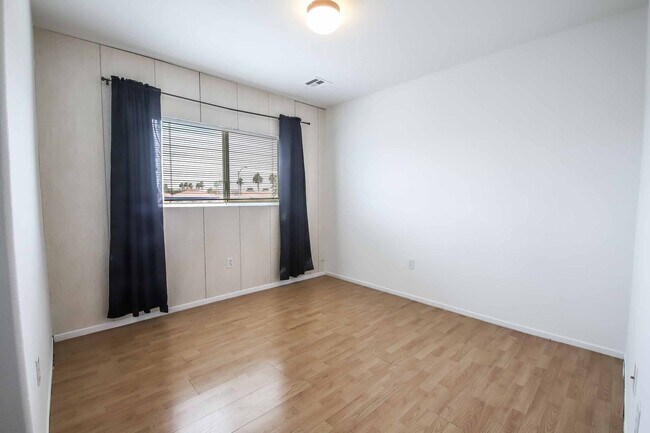 Building Photo - 7204 Platinum Peak Ave