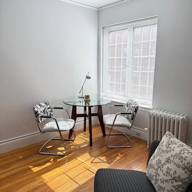 Building Photo - 285 Harvard St