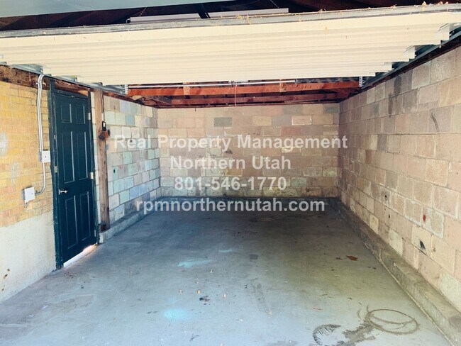 Building Photo - Beautiful 4 Bed 2 Bath Ogden Home Coming S...