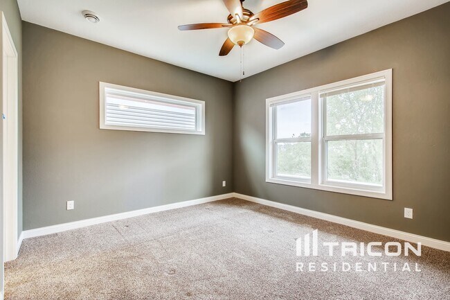 Building Photo - 12386 69th Ln NE
