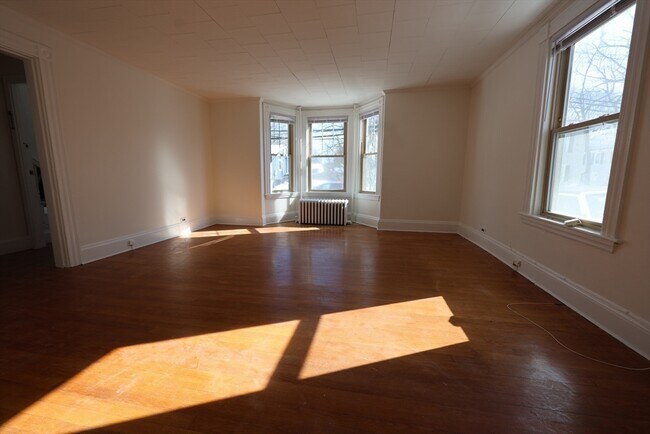 Building Photo - 31 June St