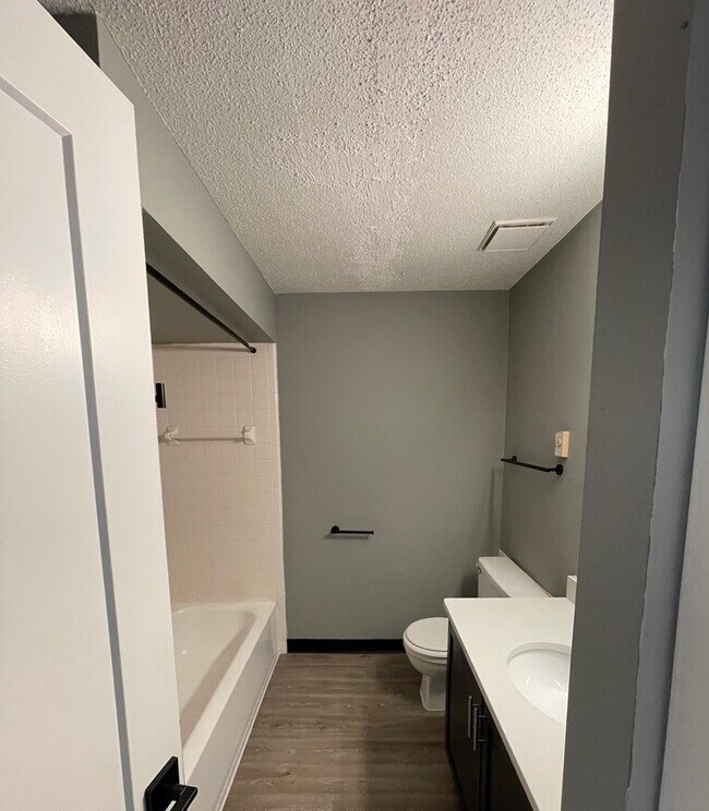 Building Photo - The Winston Apartments