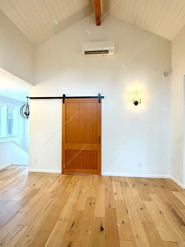 Building Photo - Stunning 2 BR home in Northwest Crossing