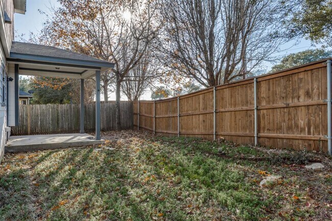 Building Photo - 10300 Laredo Dr