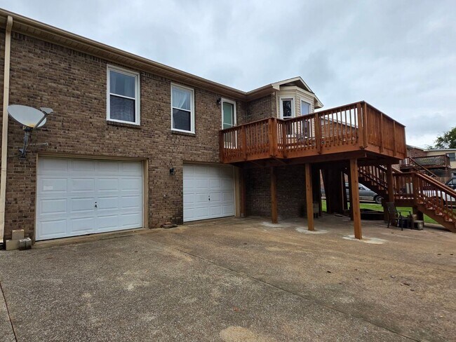 Building Photo - Welcome to Your Dream Retreat!