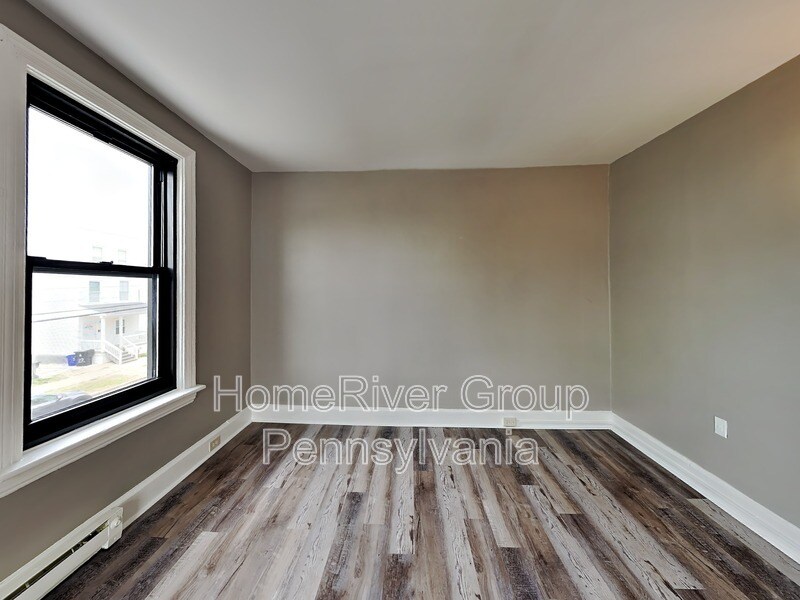 Building Photo - 33 S 18th St
