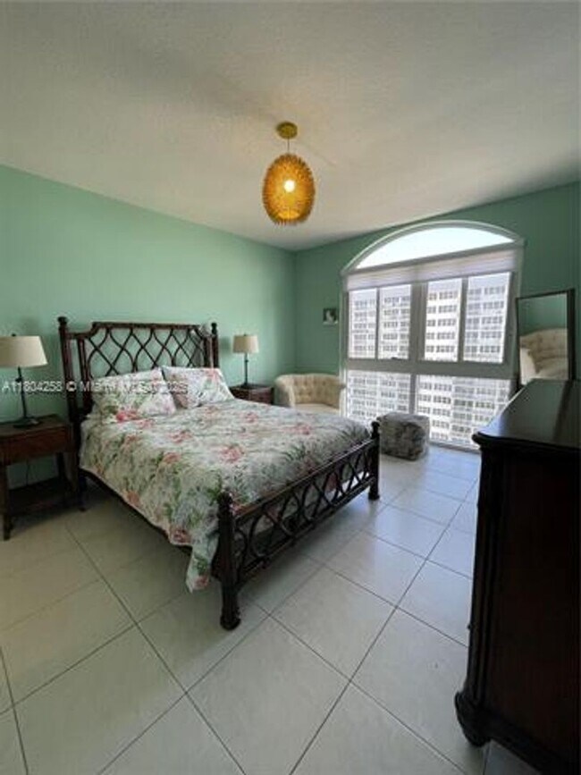 Building Photo - 2080 S Ocean Dr