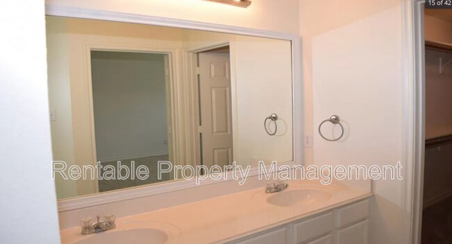 Building Photo - 4704 Sailboat Dr