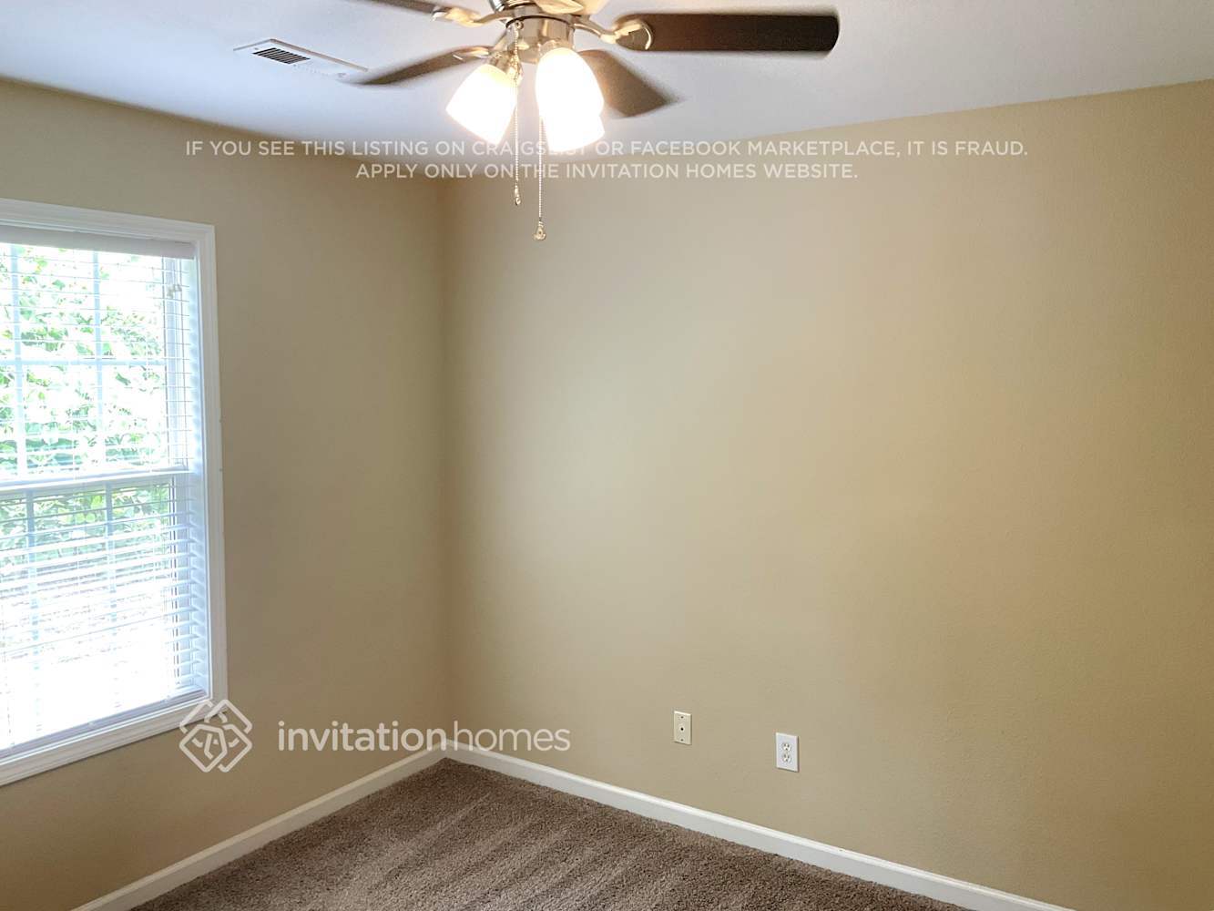 Building Photo - 2718 Meadow Knoll Dr