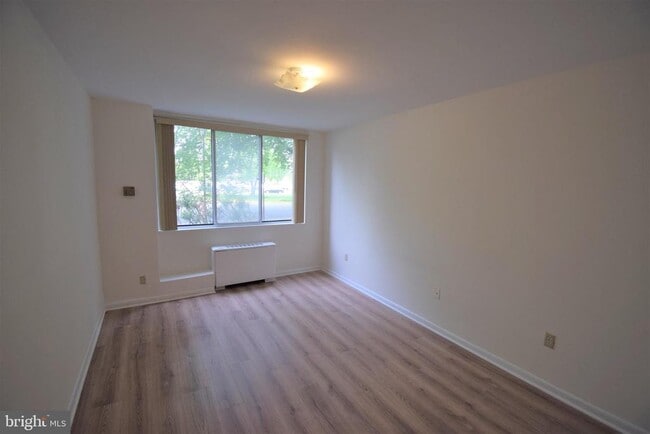 Building Photo - 6621 Wakefield Dr