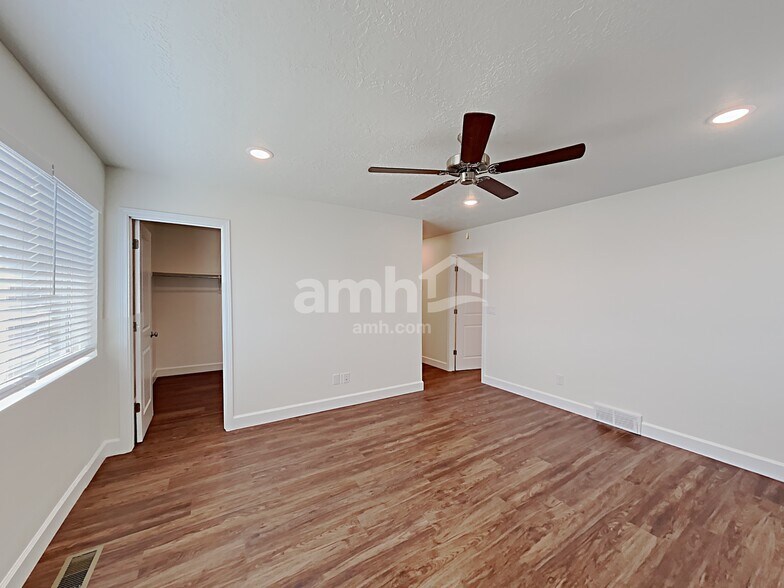 Building Photo - 1279 N Wagon Wy