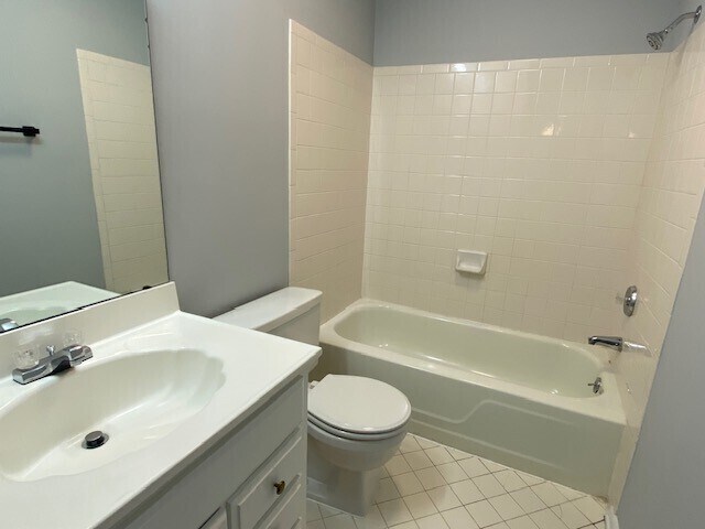 Building Photo - 4700 Walden Pond Dr