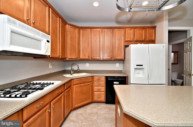 Building Photo - 2304 Lennon Ln