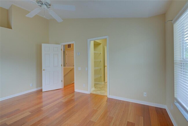 Building Photo - 13298 Thoroughbred Loop