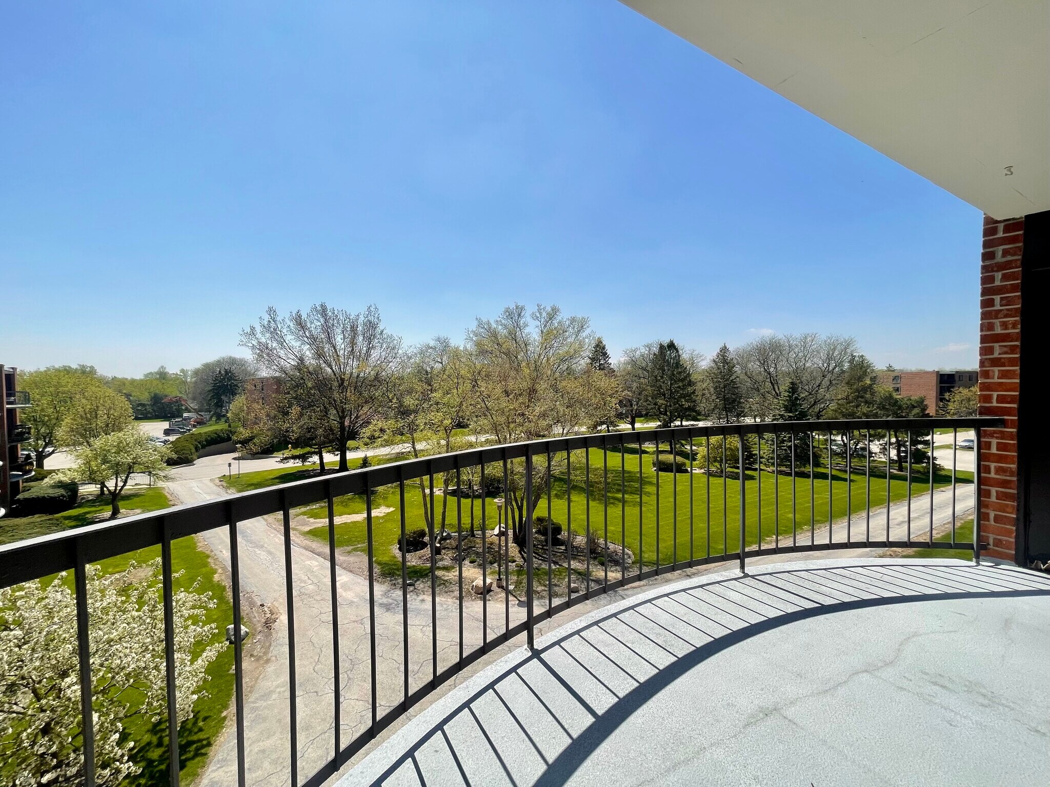 Building Photo - 1615 E Central Rd