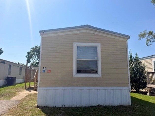 Building Photo - 5700 Bell Rd