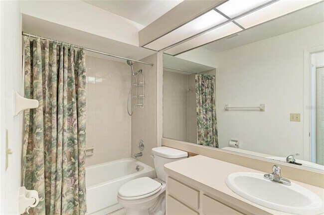 Building Photo - 4863 Village Garden Dr