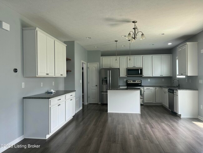 Building Photo - 5057 Tealwood Dr