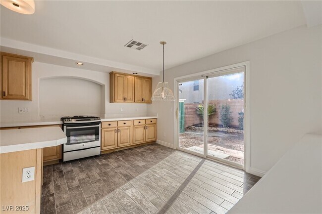 Building Photo - 6615 Melodic Ct