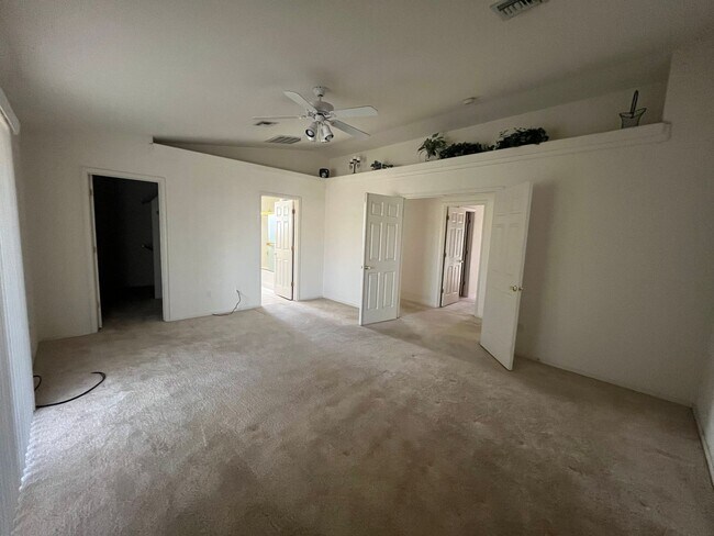 Building Photo - 3 Bedroom - 2 Bath Home