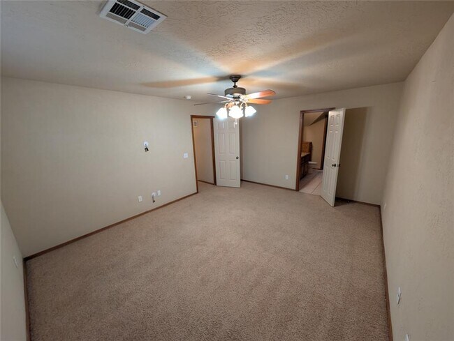 Building Photo - 917 SW 37th St