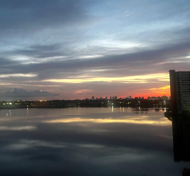 Building Photo - 1175 NE Miami Gardens Dr