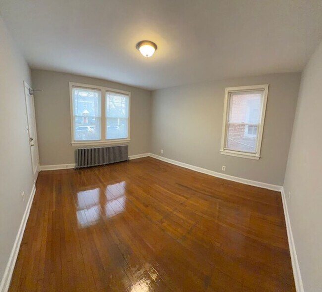 Building Photo - 15 Gallatin St NE