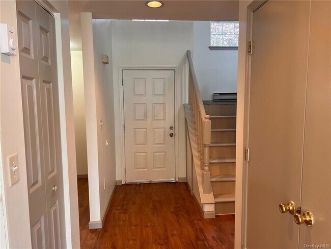 Building Photo - 18 Kendal Ln