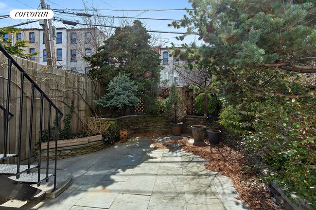 Building Photo - 408 4th St