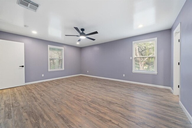 Building Photo - 2175 Park Rd