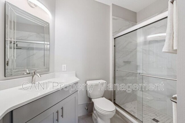 Building Photo - 2484 San Tecla St