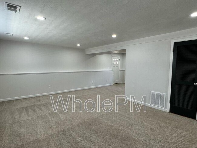 Building Photo - 7017 W 62nd Pl