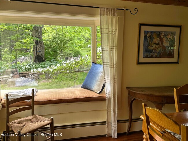 Building Photo - 4666 NY-212