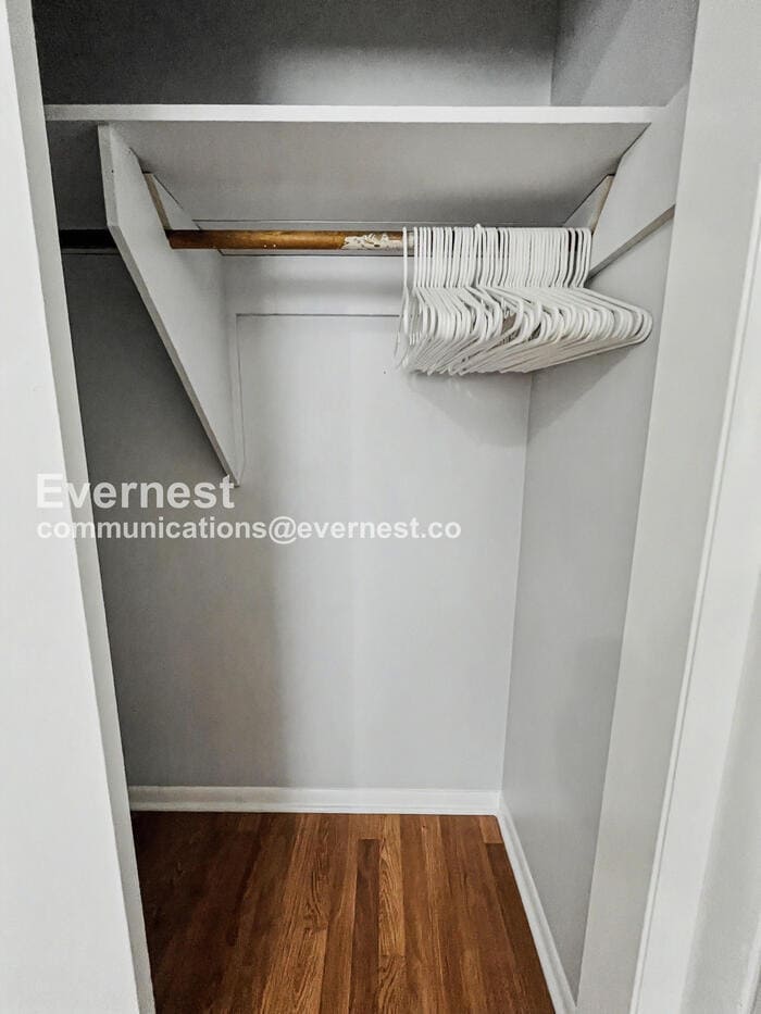 Building Photo - 613 Hillsboro Rd