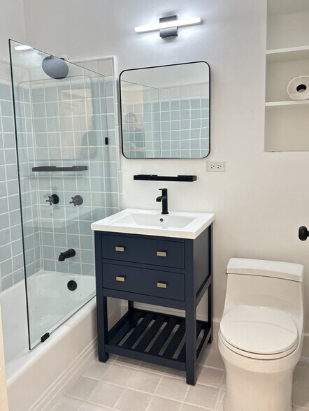 910 Victoria Ave- Updated bathroom - 910 Victoria Ave