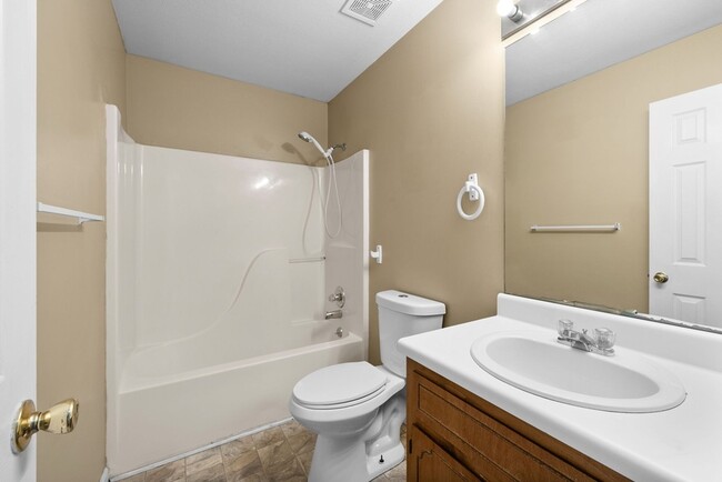 Building Photo - 521 Gainey Dr