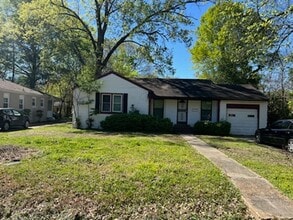 Building Photo - 235 Broadmoor Dr