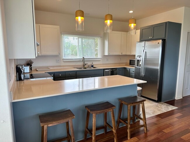 Building Photo - Beautiful 4 Bedroom, 4 Bathroom Home in th...
