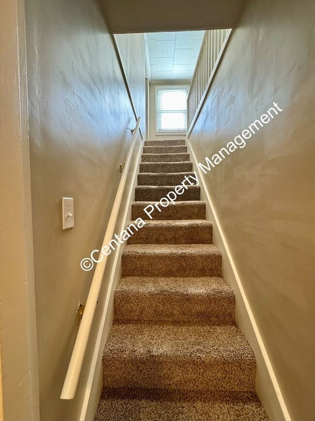 Building Photo - MOVING SPECIAL: $500 off First Full Months...