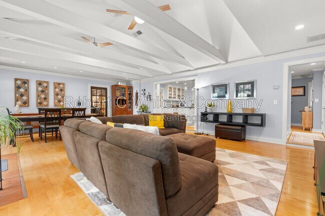 Building Photo - 24 Topstone Dr