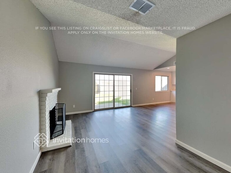 Building Photo - 520 Trumpeter Dr