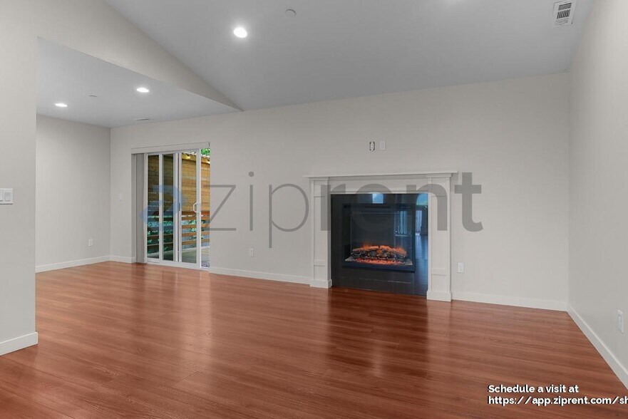 Building Photo - 13449 14th Ave S