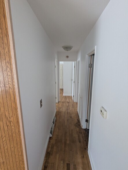 Building Photo - 4527 Hanover Ave