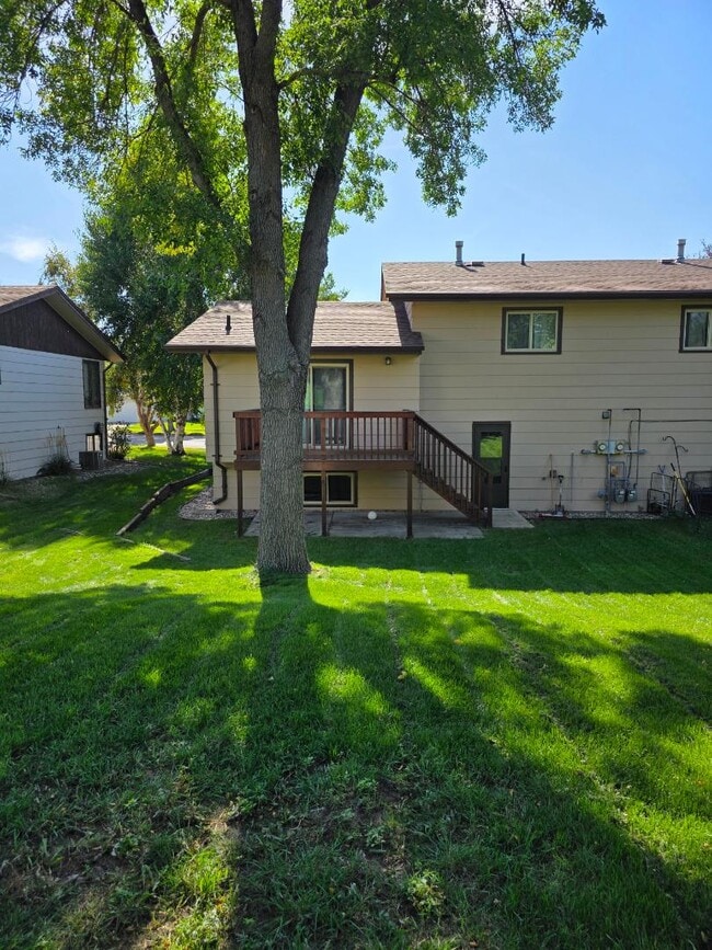 Building Photo - 708 W Interstate Ave