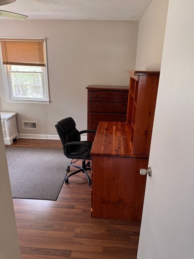 Building Photo - 4 Bedroom || 2 Bathroom Single Family Home