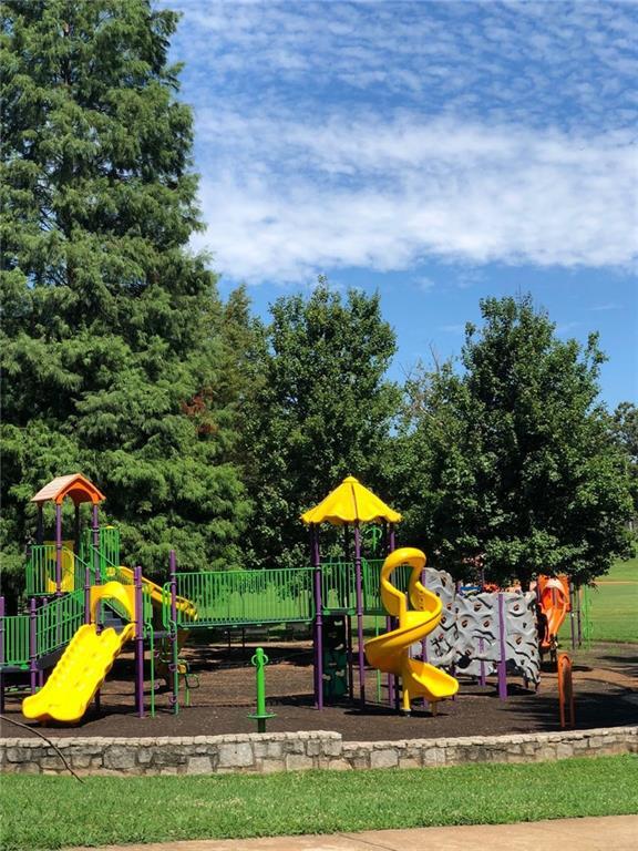 Building Photo - 183 Locust St NE