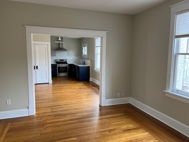 Building Photo - 601 Overton St