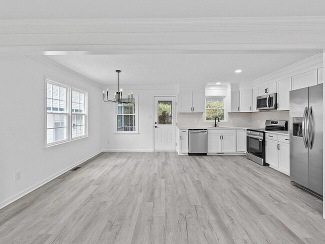 Building Photo - Lease OR Lease to Own