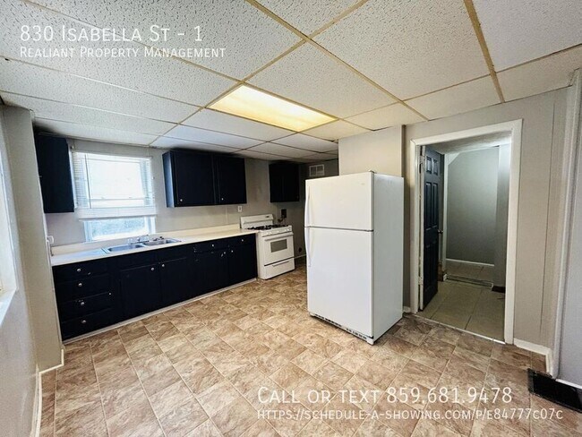 Building Photo - 830 Isabella St